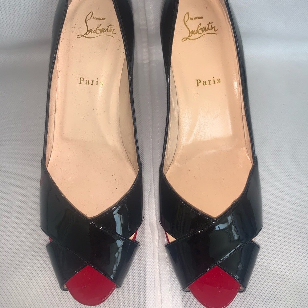 CHRISTIAN LOUBOUTIN PATENT SHELLEY Peep Toe 40.5